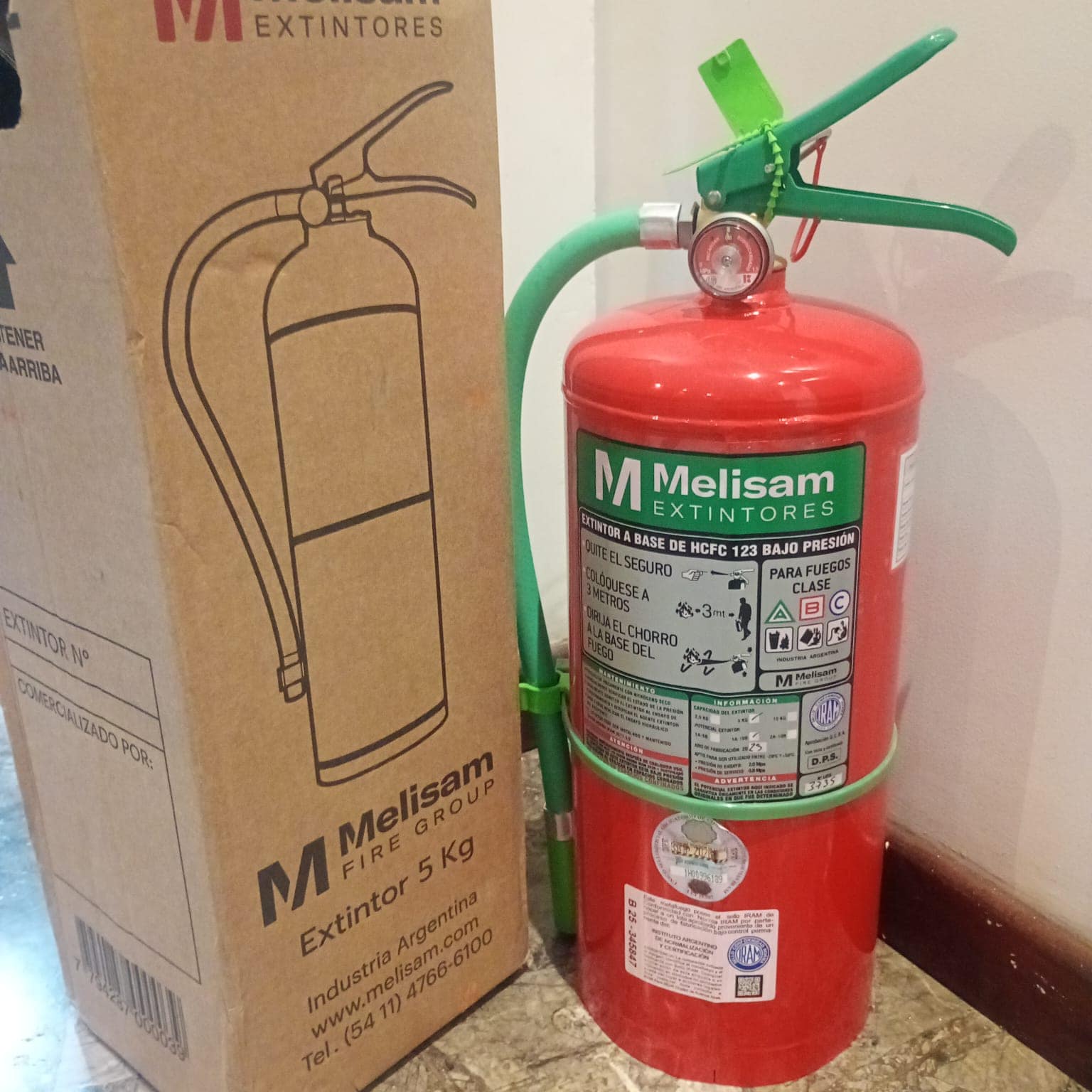 Matafuego HCFC de 5 kg homologado con sello OPDS